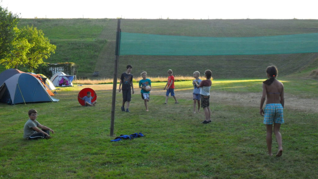 Große Wiese, Spiel und Lagerfeuerplatz